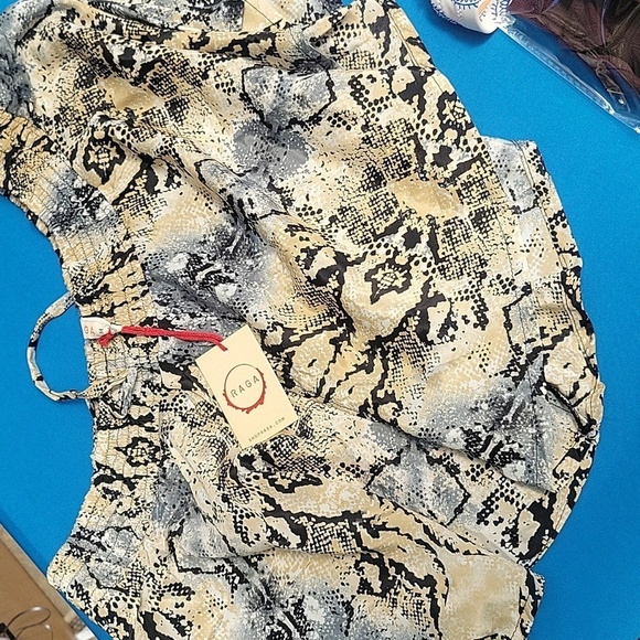 Anthropologie Boemo Raga Snake Print Shorts NWT - Picture 5 of 6